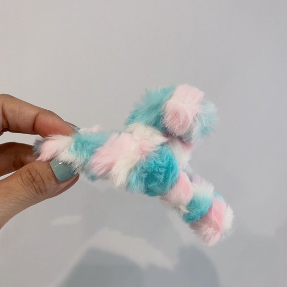 Cute Fuzzy Claw Clip, Hair Claws for Thick Hair - Picture 3 of 3